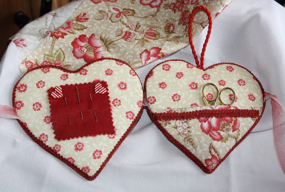 Как сделать сердечко из бумаги, ткани, фетра, ниток - 64 фото идеи красивых самодельных сердечек