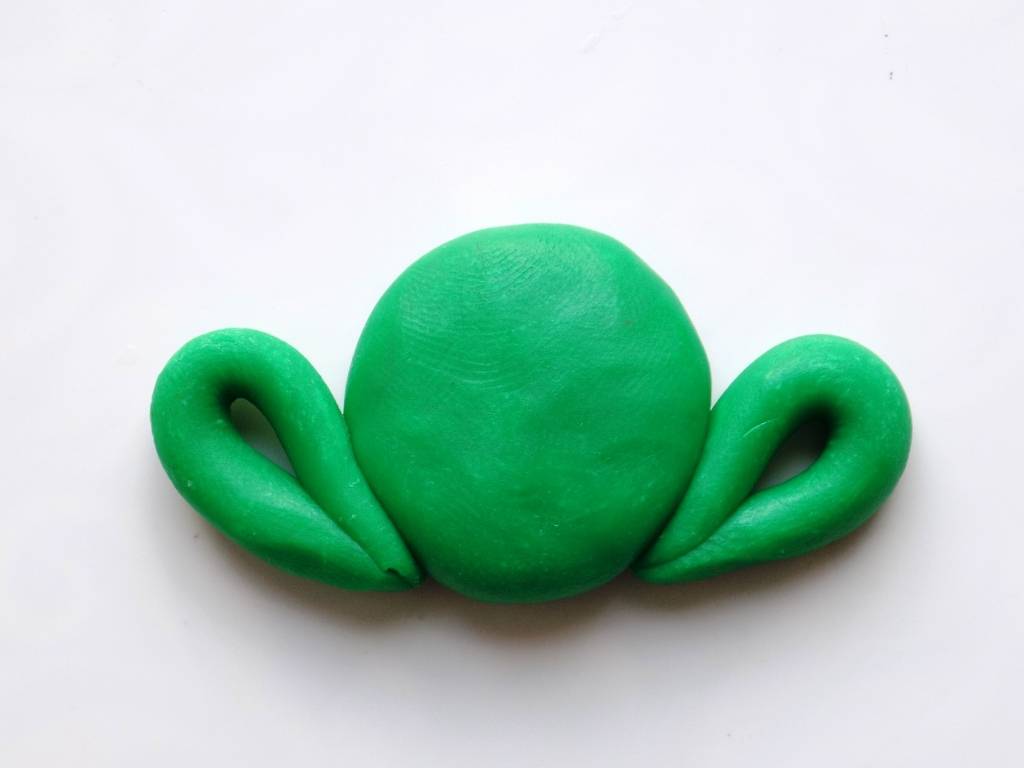 Лягушка из пластилина - пошаговая инструкция по лепке своими руками для детей