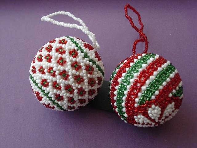 Как сделать ёлочные шары с бисерным плетением?