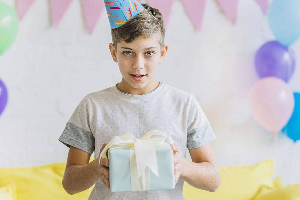 Мега 332 идеи что подарить подростку на день рождения +советы