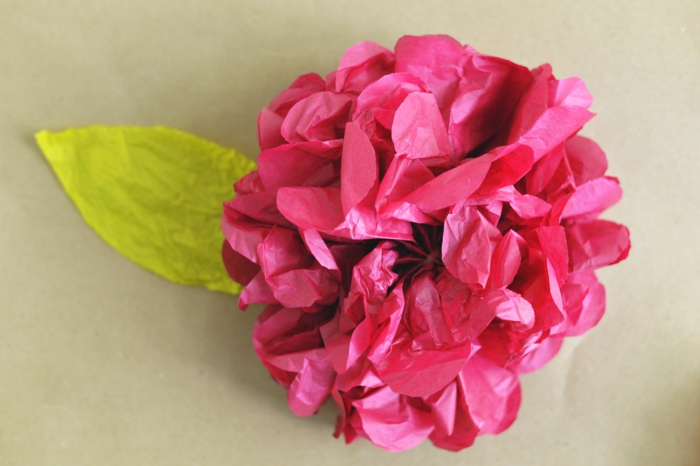 Цветы из салфеток своими руками: варианты изготовления бумажных цветов (100 фото)