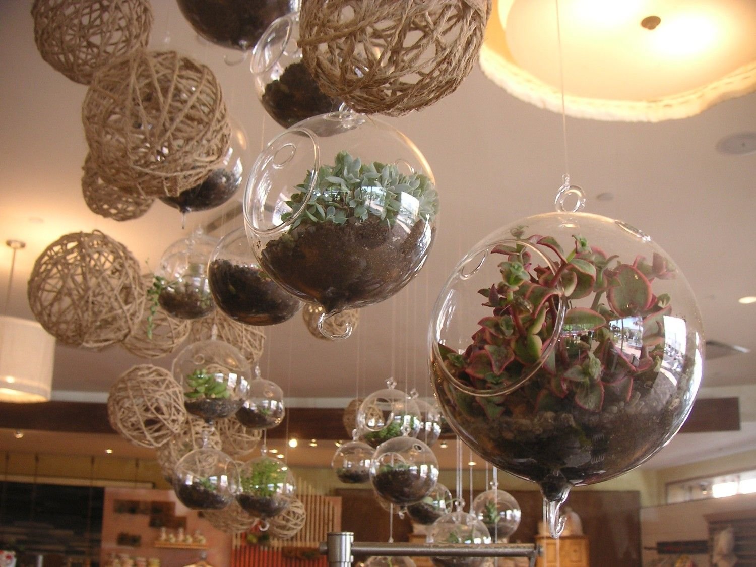Декоративные шары для интерьера